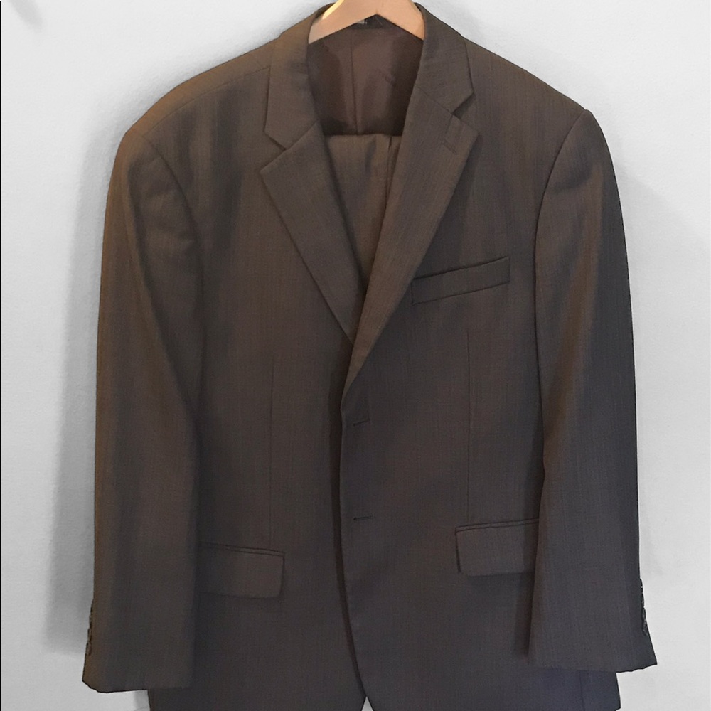 Caravelli Hand Tailored suit 44S 38W Two Piece